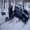 Siła uderzenia rozerwała auto na pół